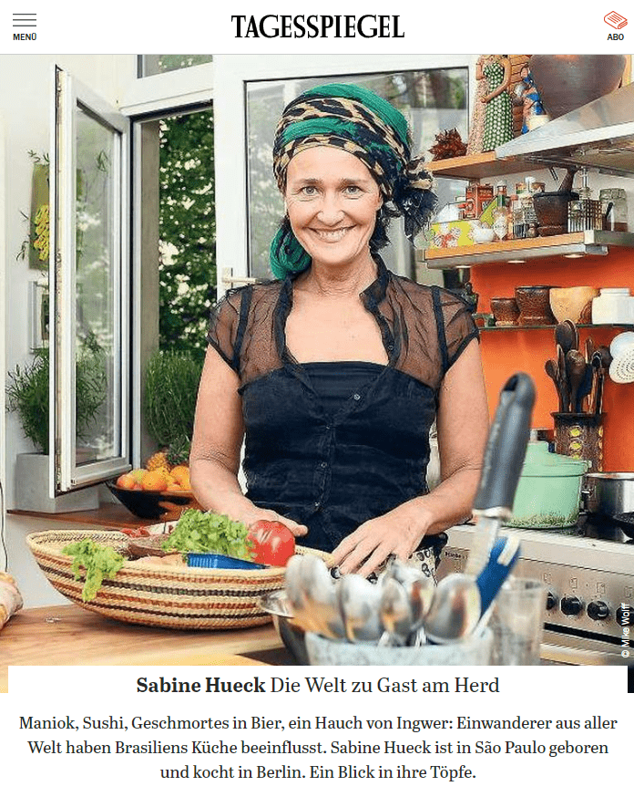 Tagesspiegel - Sabine Hueck: Die Welt zu Gast am Herd